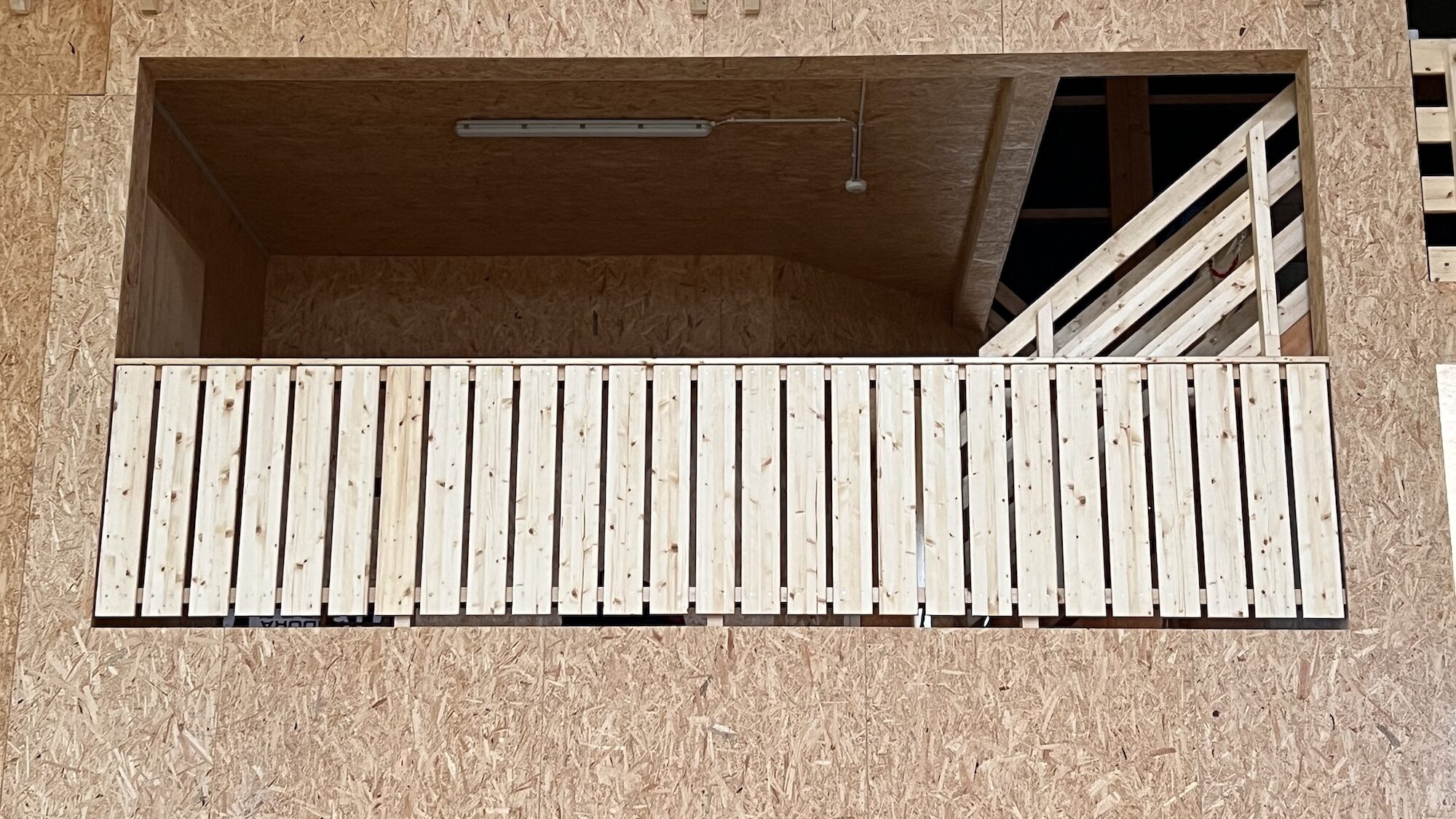 Balkongeländer in Reithalle